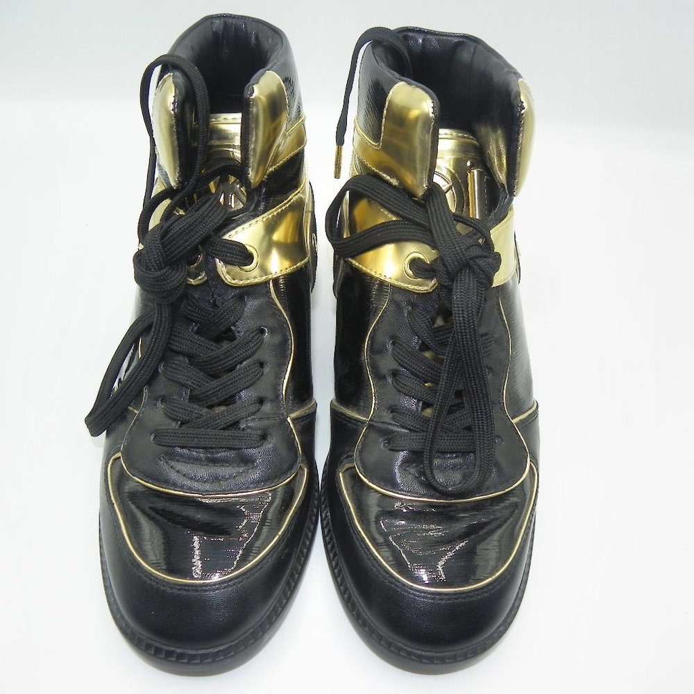 MICHEAL KORS PATENT AND LEATHER GOLD/BLK SNEAKERS
